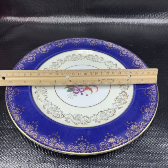 Paragon by Appointment Potters To Her Majesty The Queen Elizabeth 10inch Plate - Picture 3 of 13